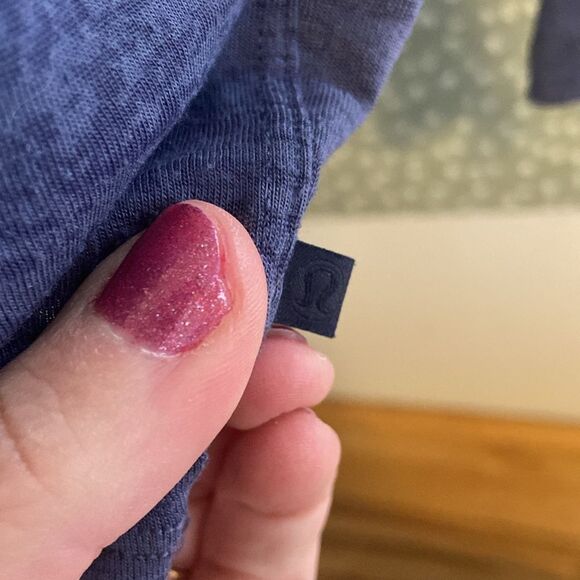 Lululemon Blue Lightweight Opaque Open Back Long Sleeve Athletic Tee Size Medium - Picture 5 of 8